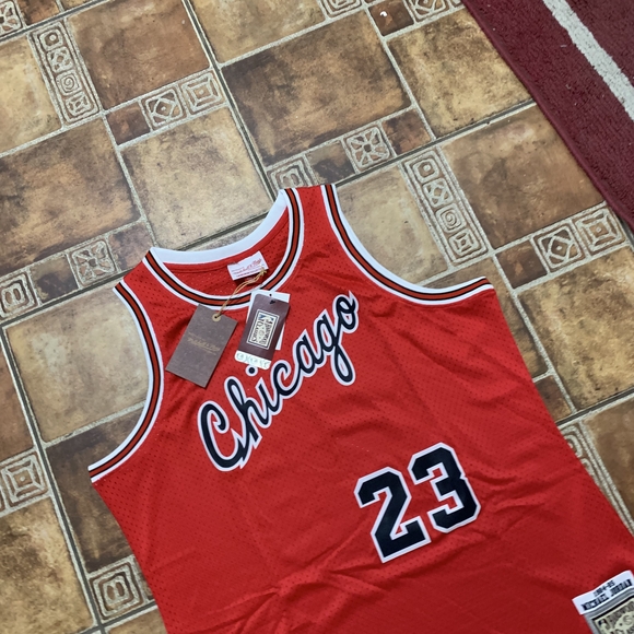 Mitchell & Ness Chicago Bulls 1984/85 Basketball Jersey Size L - Picture 3 of 5